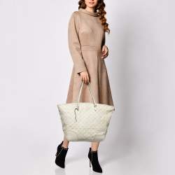 Pre Owned Gucci Off White Microguccissima Leather Bree Tote