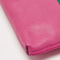 Pre Owned Gucci Fuchsia Leather Logo Print Zip Pouch