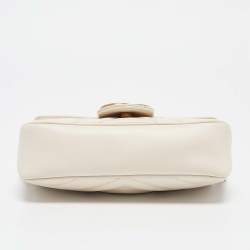 مملوكة مسبقًا Gucci Off White Matelassé Leather Super Mini GG Marmont Shoulder Bag