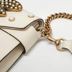 مملوكة مسبقًا Gucci Off White Leather Mini Pearl Studded Broadway Bee Shoulder Bag