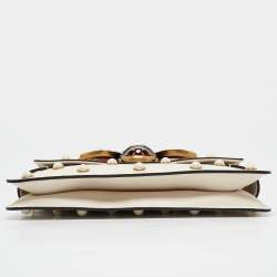 مملوكة مسبقًا Gucci Off White Leather Mini Pearl Studded Broadway Bee Shoulder Bag