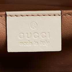مملوكة مسبقًا Gucci Off White Leather Mini Pearl Studded Broadway Bee Shoulder Bag