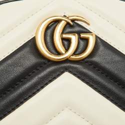 مملوكة مسبقًا Gucci Black/White Matelassé Leather GG Marmont Belt Bag