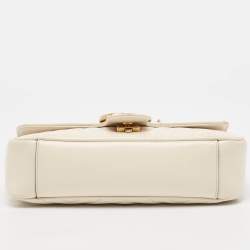 مملوكة مسبقًا Gucci Off White Matelassé Leather Small GG Marmont Shoulder Bag