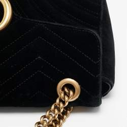 مملوكة مسبقًا Gucci Black Matelassé Velvet Small GG Marmont Shoulder Bag