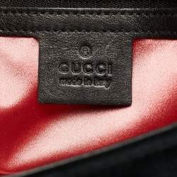 مملوكة مسبقًا Gucci Black Matelassé Velvet Small GG Marmont Shoulder Bag