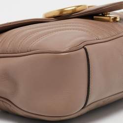 مملوكة مسبقًا حقيبة غوتشي جي جي مارمونت جلد ماتيلاس أوف وايت متوسطة