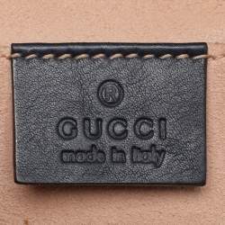 مملوكة مسبقًا حقيبة كتف غوتشي جلد غوتشيسيما  خضراء قفل صغيرة 