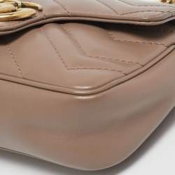 مملوكة مسبقًا Gucci Beige Matelassé Leather Super Mini GG Marmont Shoulder Bag