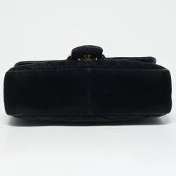 مملوكة مسبقًا Gucci Black Matelassé Velvet Mini GG Marmont Shoulder Bag