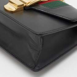مملوكة مسبقًا حقيبة كتف غوتشي سيلفي سلسلة ويب ميني جلد أسود