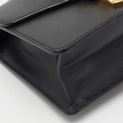 مملوكة مسبقًا حقيبة كتف غوتشي سيلفي سلسلة ويب ميني جلد أسود