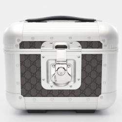 Pre Owned Gucci Gg Supreme Beauty Case Coated Canvas Handbag Gray And Silver