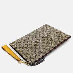 Pre Owned حقيبة كلتش غوتشي GG سوبريم قماش مطلي بيج/بني