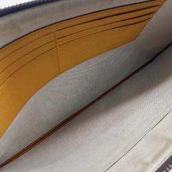 Pre Owned حقيبة كلتش غوتشي GG سوبريم قماش مطلي بيج/بني