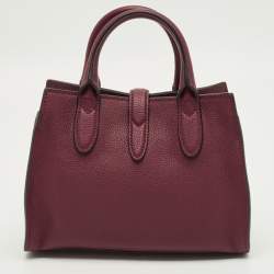 مملوكة مسبقًا حقيبة يد غوتشي جلد أحمر داكن إغلاق خطاف حجم صغير