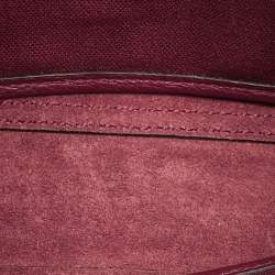 مملوكة مسبقًا حقيبة يد غوتشي جلد أحمر داكن إغلاق خطاف حجم صغير