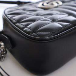 مملوكة مسبقًا حقيبة كاميرا غوتشي مارمونت صغيرة من جلد العجل