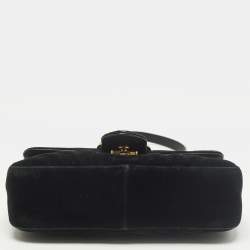 مملوكة مسبقًا Gucci GG Marmont Flap Mini Black Matelassé Velvet Shoulder Bag