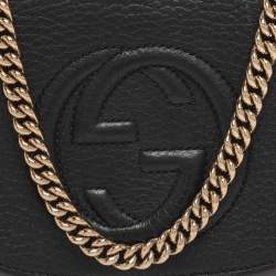 مملوكة مسبقًا حقيبة كروس غوتشي "سوهو" جلد بيج بقلاب وسلسلة