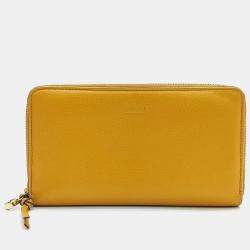 مملوكة مسبقًا Gucci Yellow Leather Long Wallet 