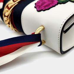 مملوكة مسبقًا Gucci White Leather Sylvie Bag