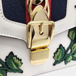 مملوكة مسبقًا Gucci White Leather Sylvie Bag