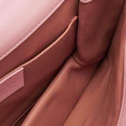 مملوكة مسبقًا حقيبة كروس بودي جلد زهري ميني برودواي كوين مارغريت مرصعة باللؤلؤ من غوتشي بيبي