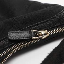 مملوكة مسبقًا حقيبة كتف غوتشي قماش GG وجلد سوداء