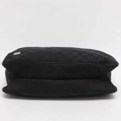 مملوكة مسبقًا حقيبة كتف غوتشي قماش GG وجلد سوداء