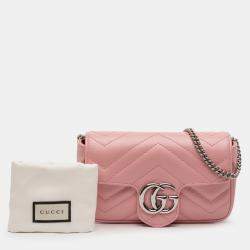 مملوكة مسبقًا حقيبة كروس غوتشي فلاب جلد ماتلاسيه جي جي صغير زهري