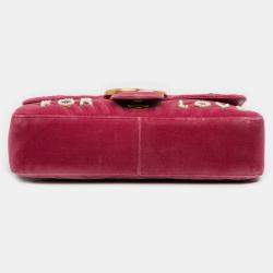 مملوكة مسبقًا حقيبة كتف غوتشي مخمل مطرز أعمى عن الحب كبير GG وردي مارمونت ماتيلاسيه