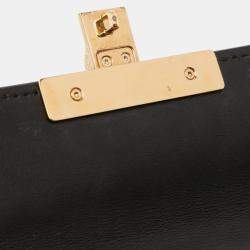 مملوكة مسبقًا حقيبة كروس بودي غوتشي قفل بني GG سوبرن صغيرة نحلة