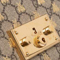 مملوكة مسبقًا حقيبة كروس بودي غوتشي قفل بني GG سوبرن صغ�يرة نحلة