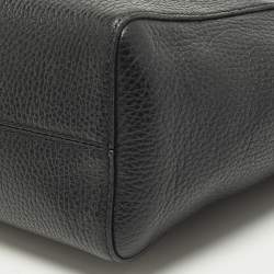 مملوكة مسبقًا حقيبة يد غوتشي سوينغ صغيرة جلد أسود