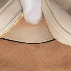 مملوكة مسبقًا Gucci Brown Mini Matelasse Leather Heart Crossbody