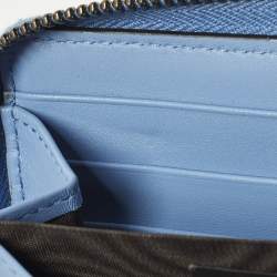 مملوكة مسبقًا محفظة غوتشي بسحاب ملتف مامونت GG جلد ماتلاس سوداء