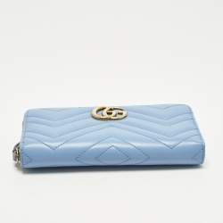 مملوكة مسبقًا محفظة غوتشي بسحاب ملتف مامونت GG جلد ماتلاس سوداء