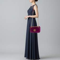 Pre Owned حقيبة كتف غوتشي GG مارمونت مخمل ماتلاسي أرجواني صغيرة 