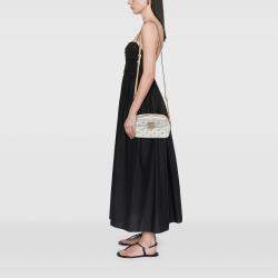 Pre Owned حقيبة كروس غوتشي أرْيَا جلد ماتلاسي فضي مزخرف بلآلئ جي جي صغير