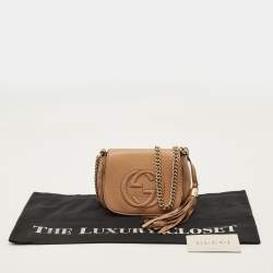 مملوكة مسبقًا حقيبة كروس بودي جلد بيج غوتشي سوهو مع سلسلة وغطاء