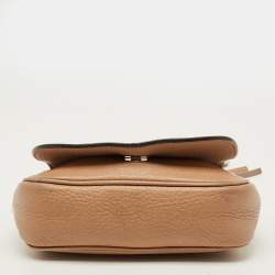 مملوكة مسبقًا حقيبة كروس بودي جلد بيج غوتشي سوهو مع سلسلة وغطاء