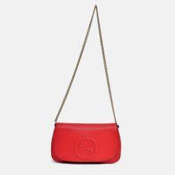 مملوكة مسبقًا Gucci Red Grained Leather Soho Chained Shoulder Bag