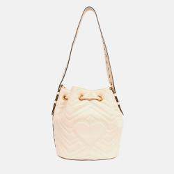 مملوكة مسبقًا حقيبة غوتشي دلو جلد أبيض متوسط GG مارمونت مع حزام