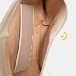 مملوكة مسبقًا Gucci Cream Leather Jackie 1961 Mini Horsebit Bag