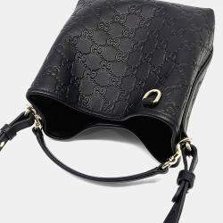 مملوكة مسبقًا Gucci Black Leather Gg Emblem Small Bucket Bag