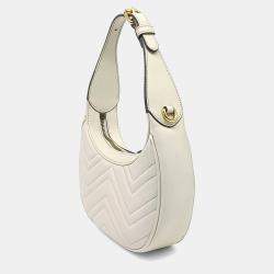 مملوكة مسبقًا Gucci White Leather Marmont Half Moon Shoulder Bag