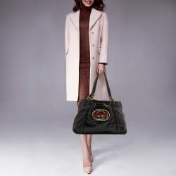 مملوكة مسبقًا حقيبة يد غوتشي دايلوكس بريت متوسطة قماش أسود مغلف وجلد لامع