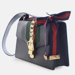 مملوكة مسبقًا Gucci Black Small Leather Sylvie Web Satchel