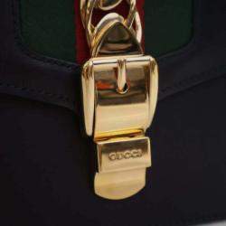 مملوكة مسبقًا Gucci Black Small Leather Sylvie Web Satchel